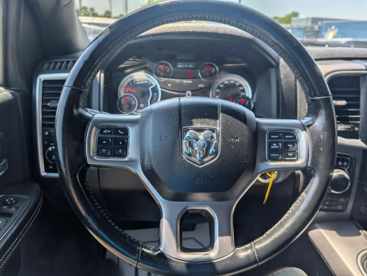 RAM 1500 снимка RAM 1500
