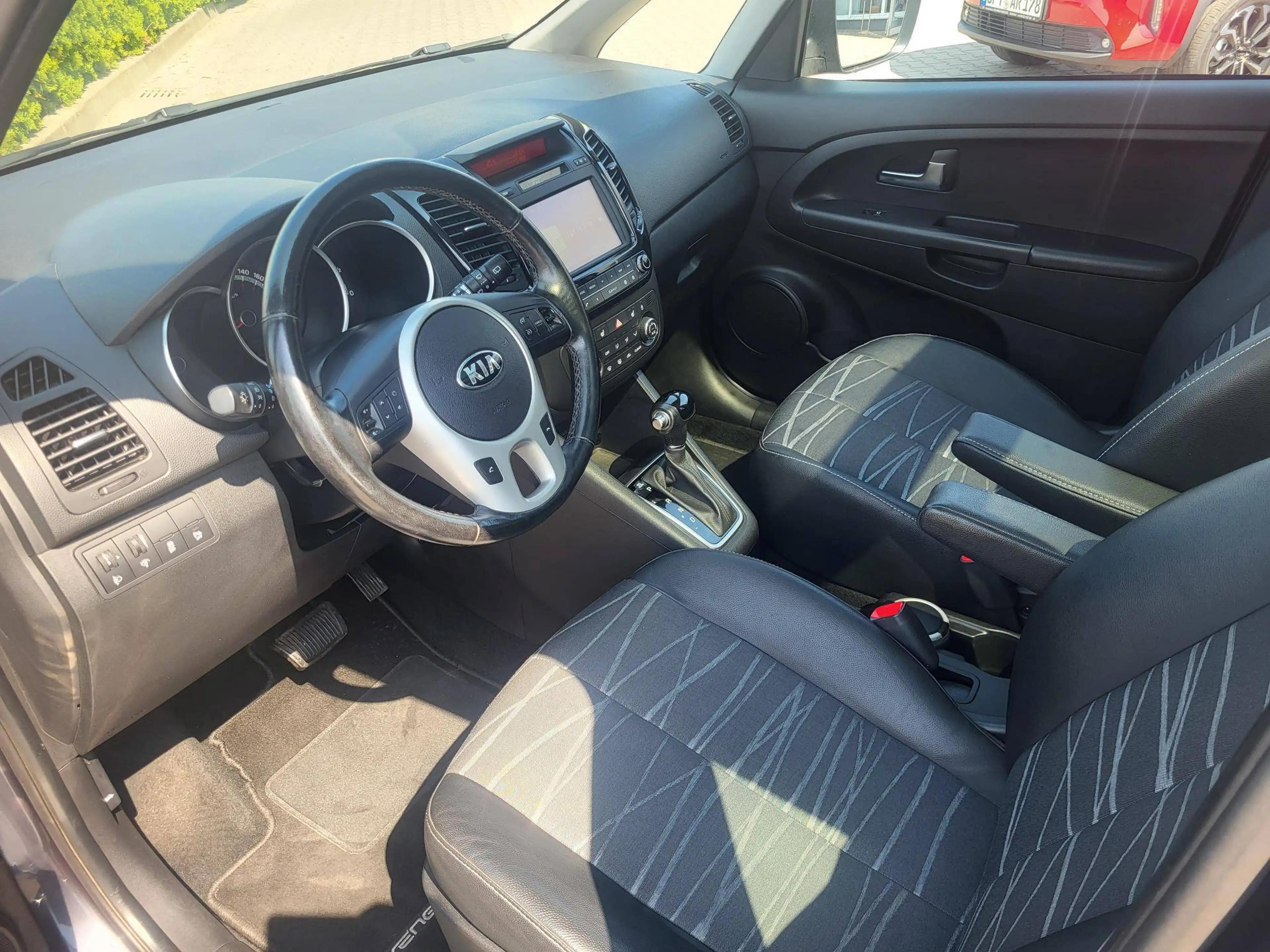 Kia Venga Venga 1.6 CVVT Platinum Edition — photo 10