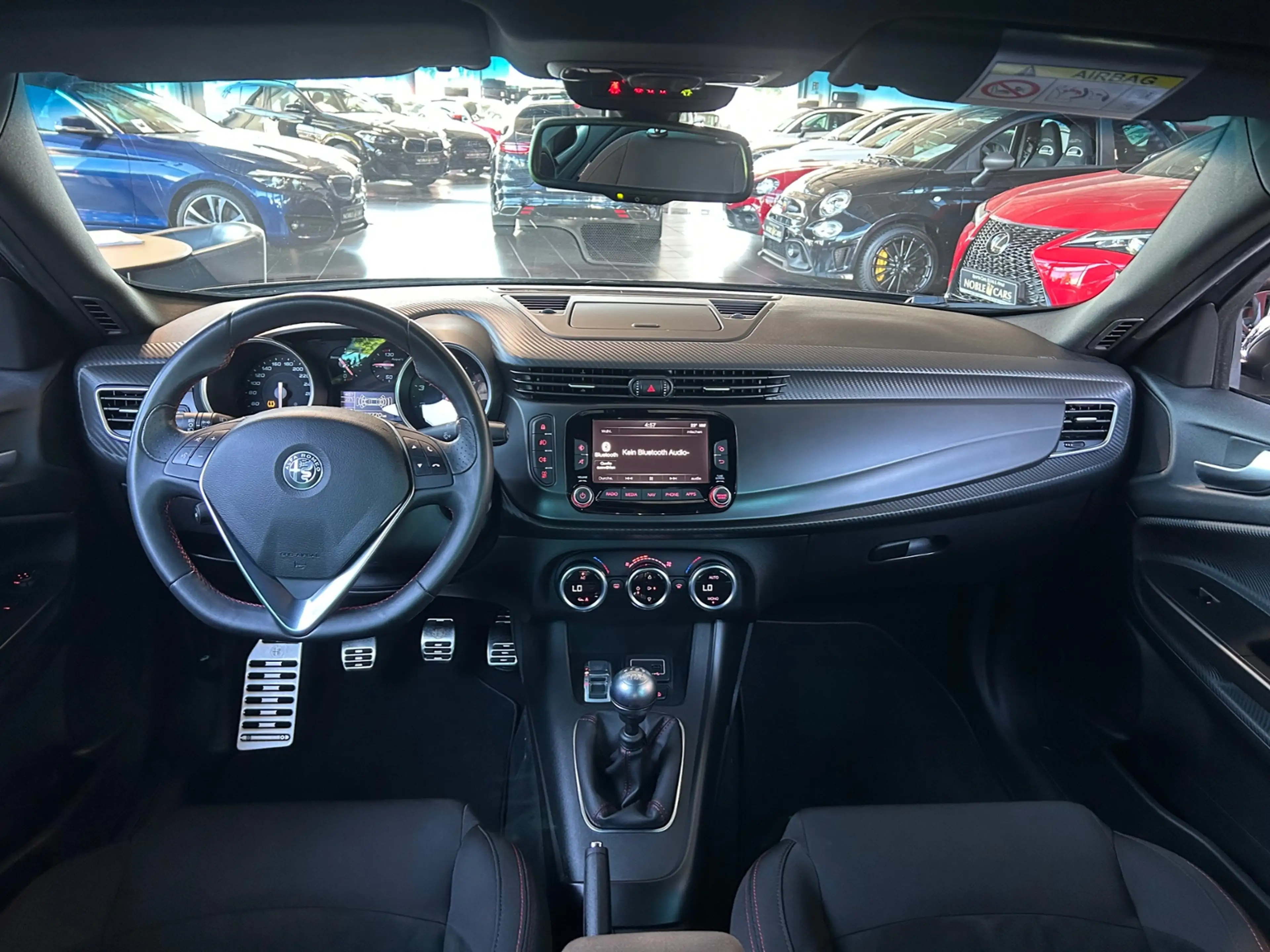 Alfa Romeo Giulietta Sprint KLIMA NAV SHZ PDC — photo 14