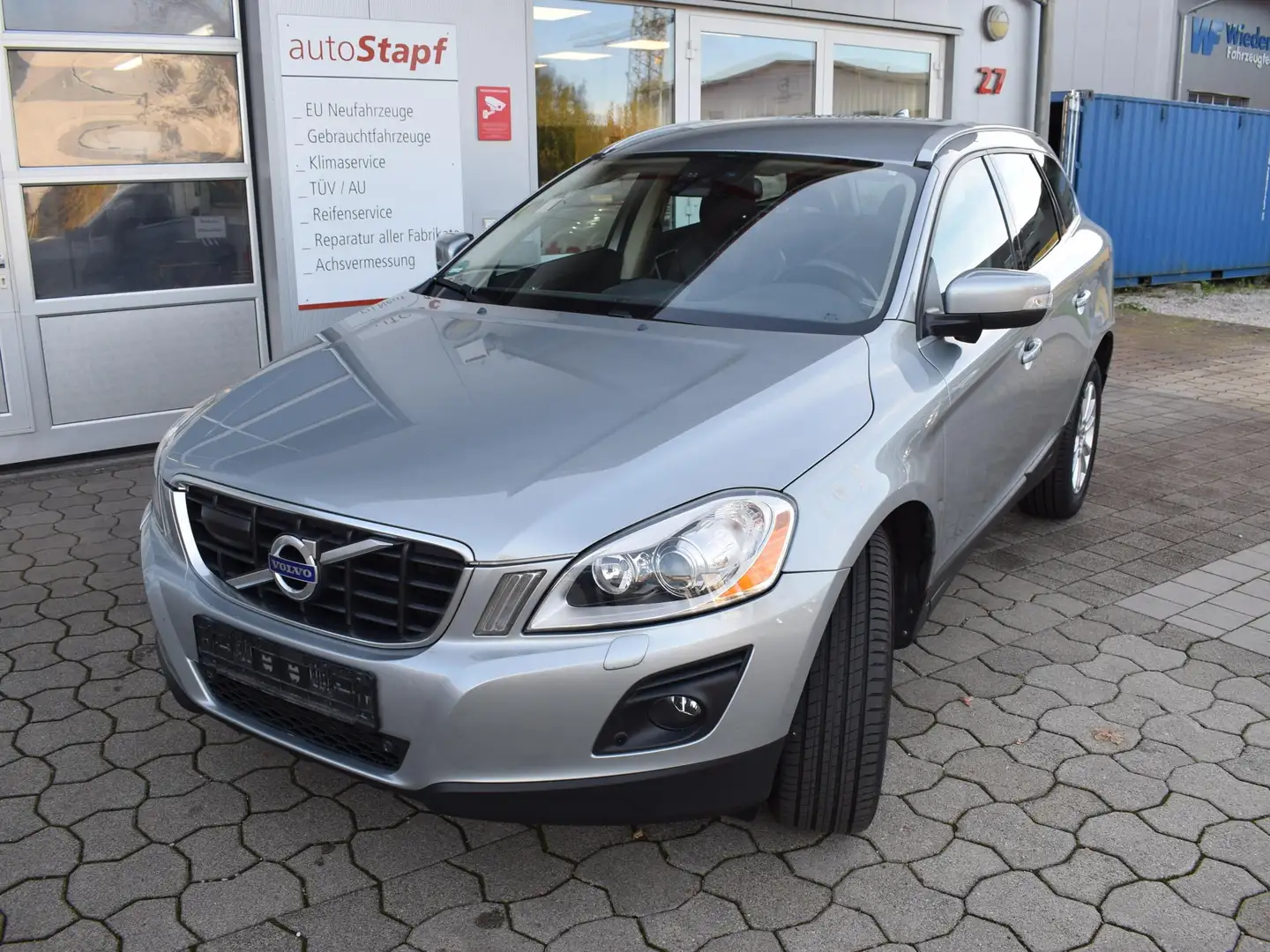 Volvo XC60 Summum AWD Silber - 2