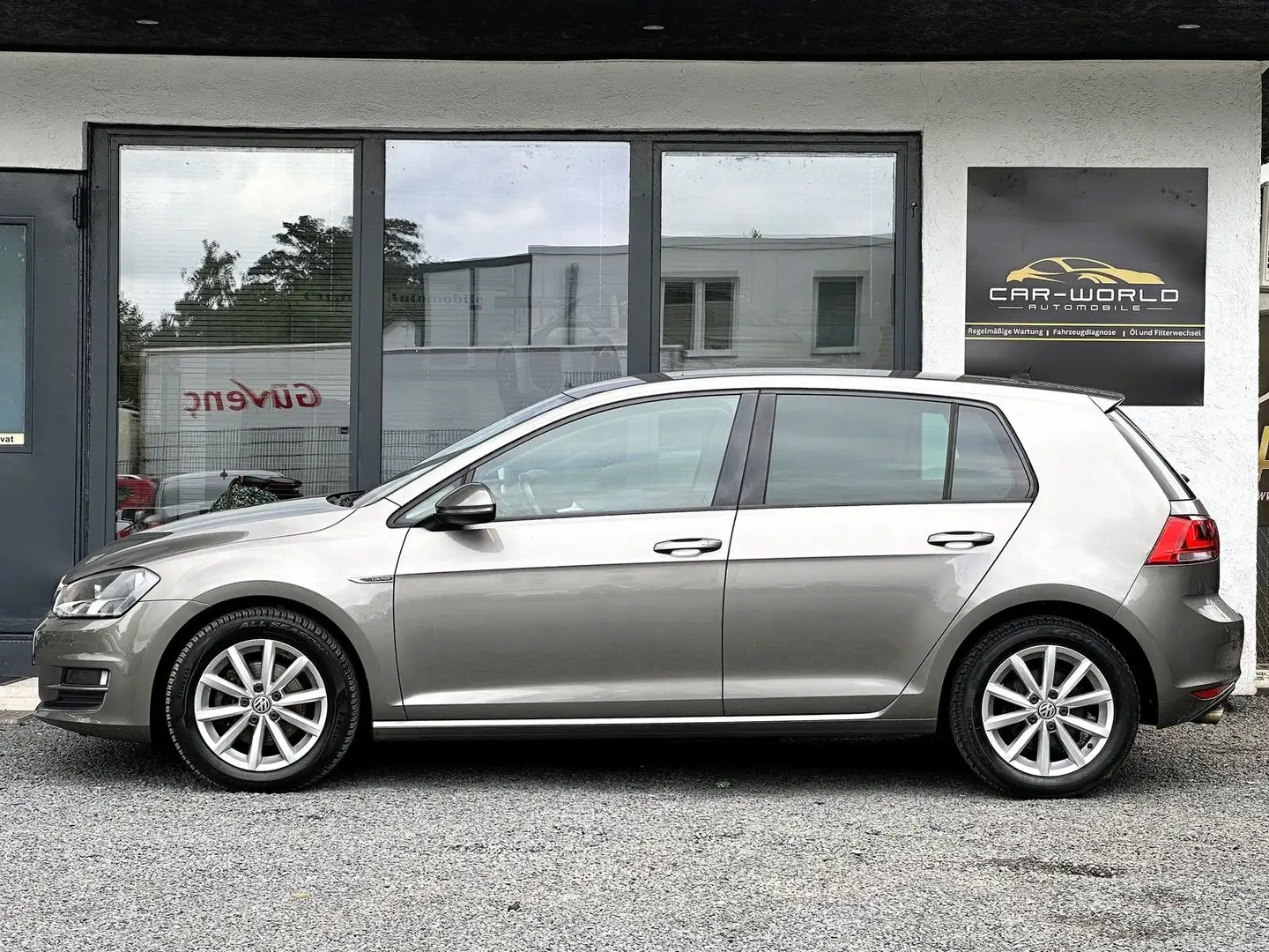 Volkswagen Golf VII Lounge BMT Automatik ACC Garantie  Lenk Grijs - 2