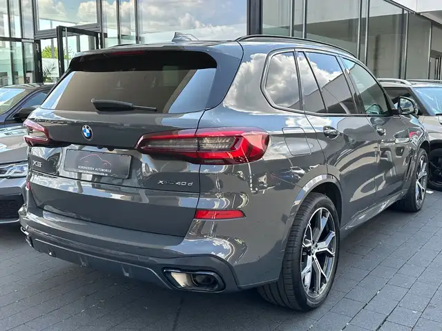 BMW X5 view 4