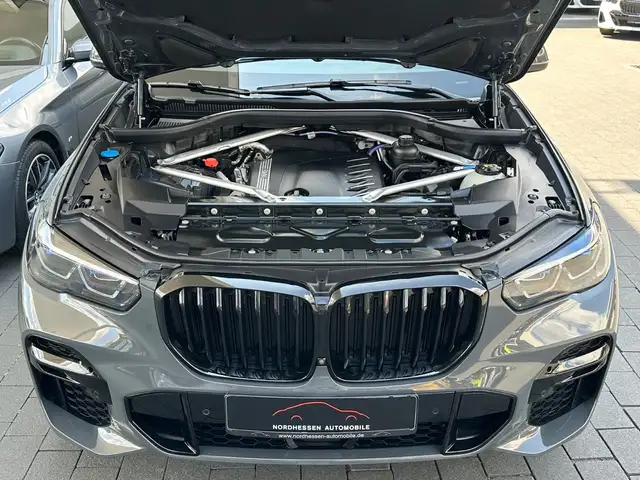 BMW X5 view 6