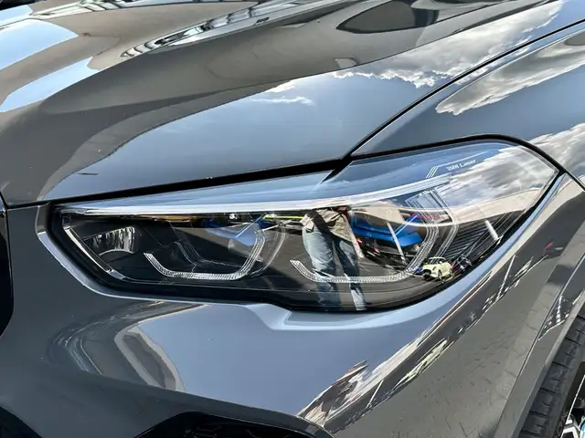 BMW X5 view 10