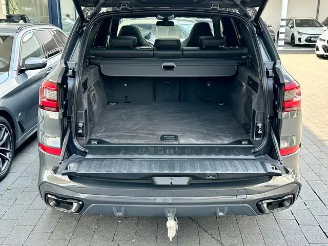BMW X5 view 8
