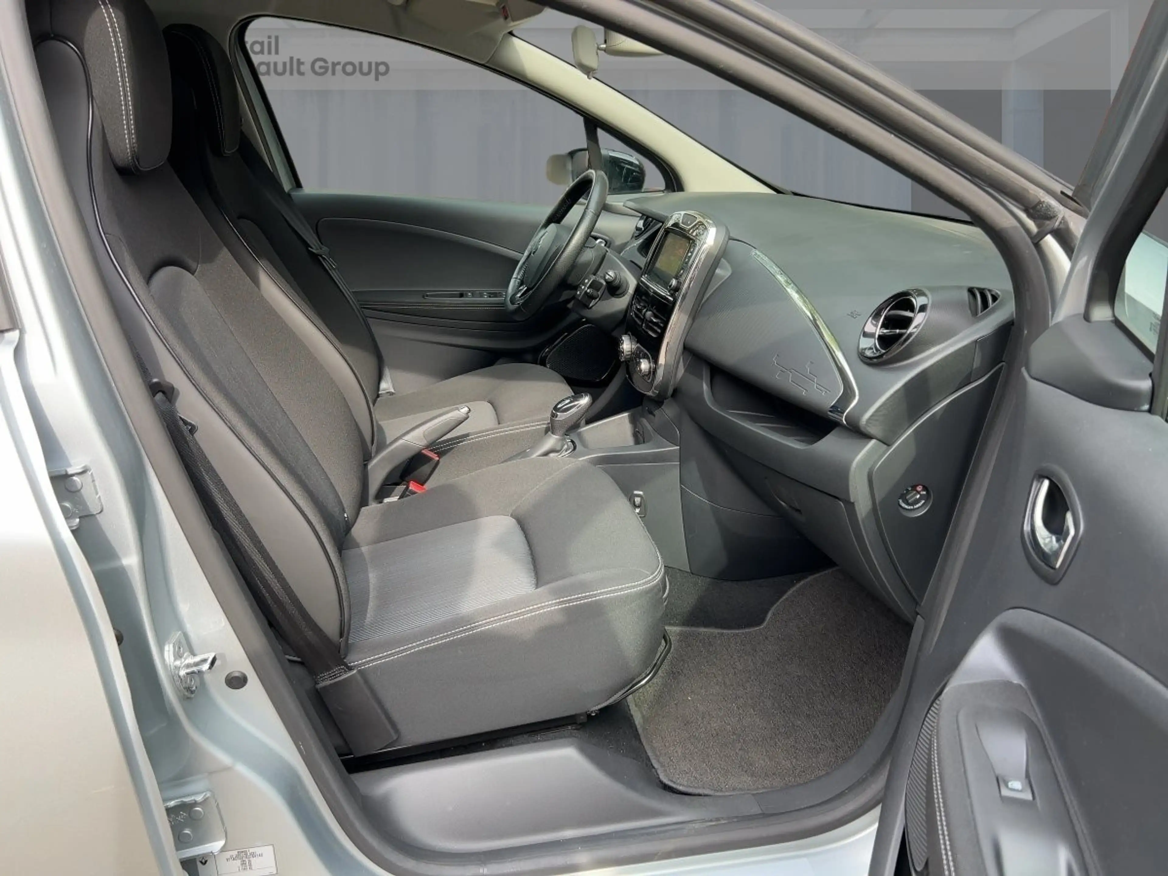 Renault ZOE LIFE Batteriekauf Option auf LIMITED Paket PDC — photo 8