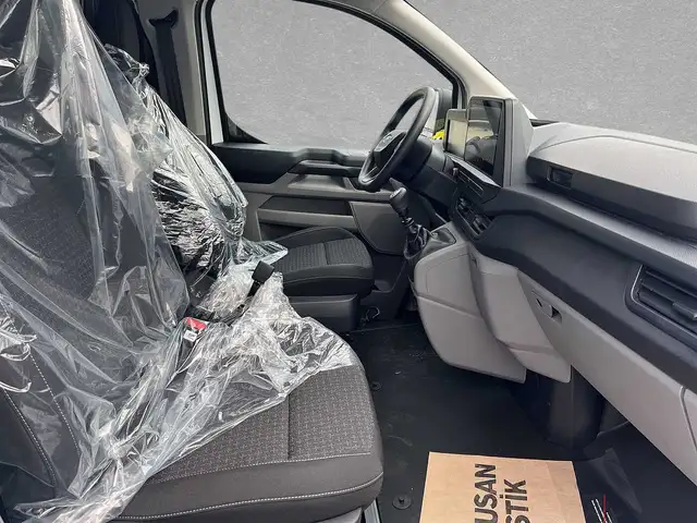 Ford Transit Custom view 3