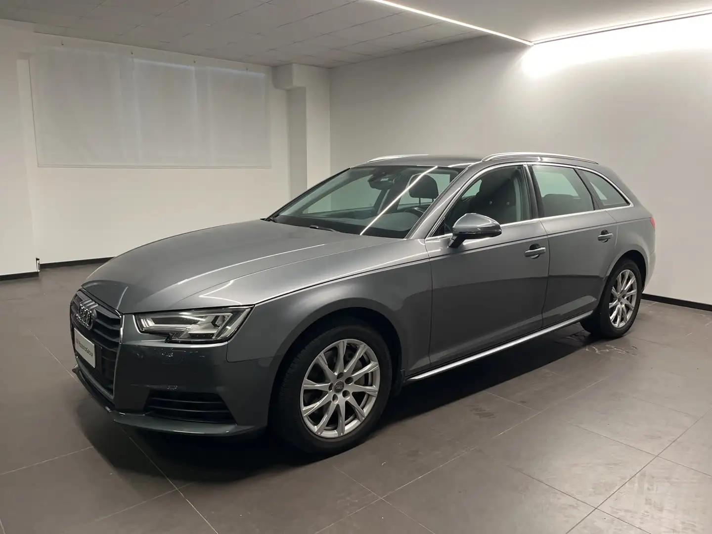 Audi A4 AVANT 2.0 TDI QUATTRO S TRONIC Grijs - 1