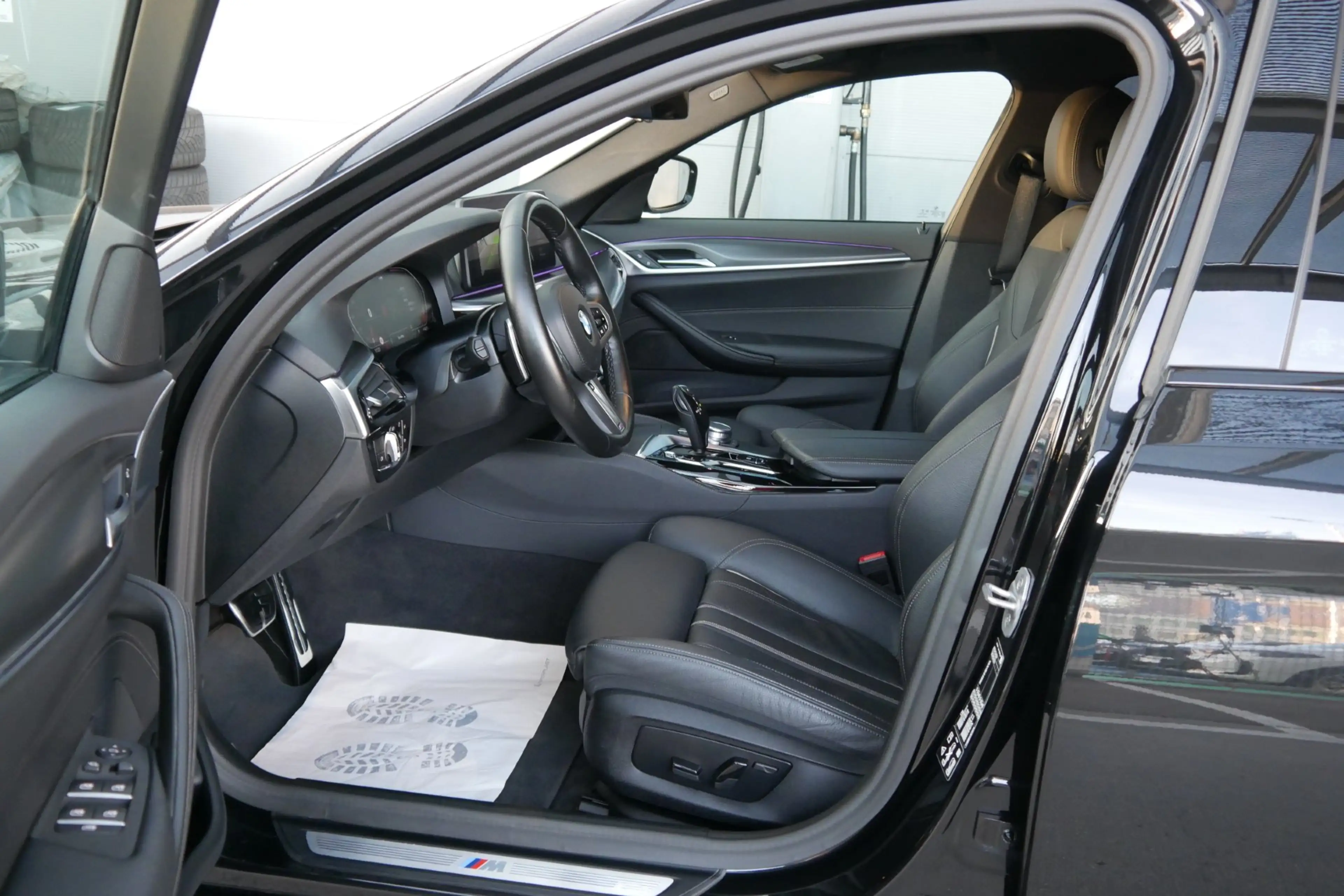 BMW 520 d xDrive *M-Paket/ACC/Adapt. LED/Lenkradhzg./Driving Assistant/HIFI/Komfortzugang* — photo 8
