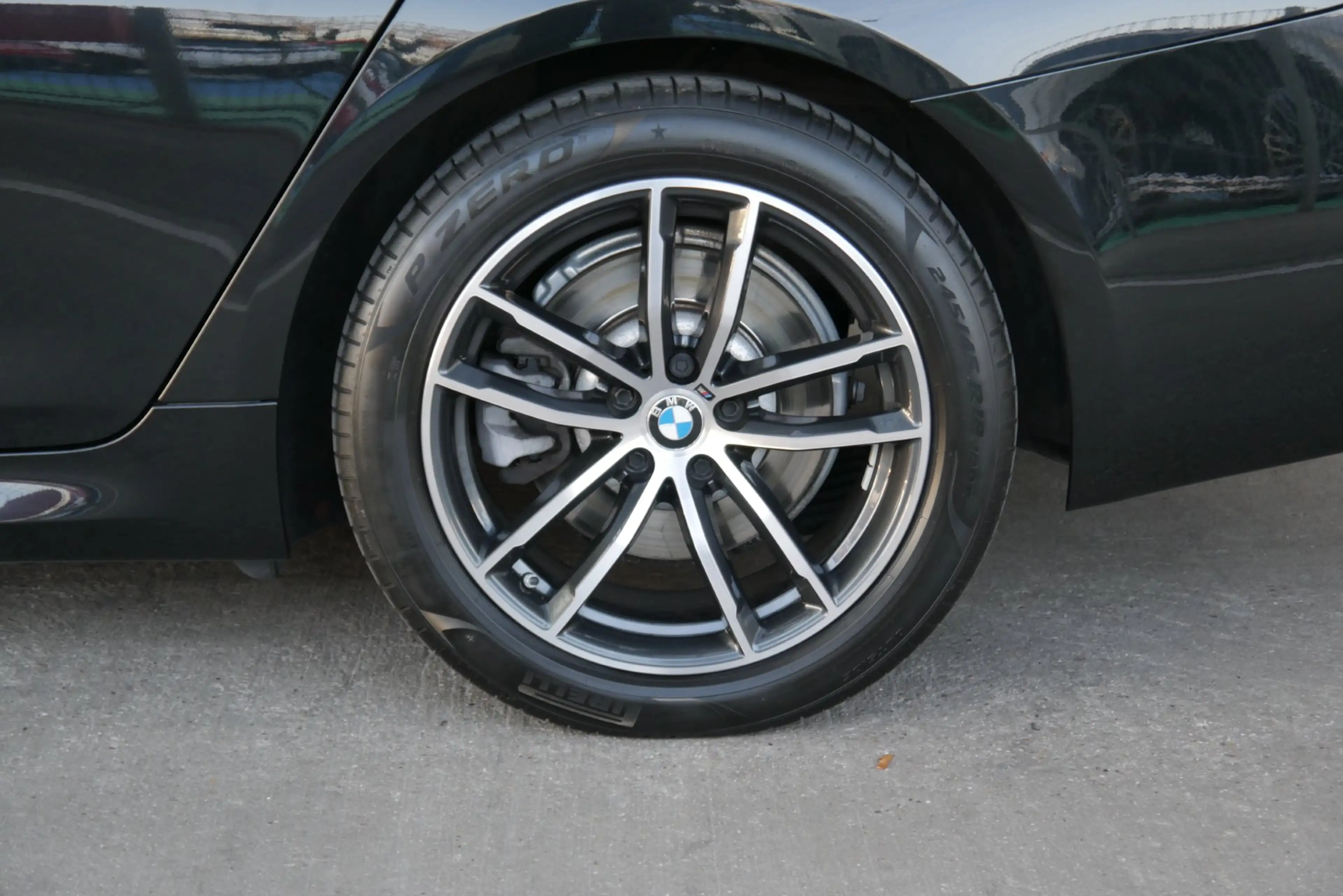 BMW 520 d xDrive *M-Paket/ACC/Adapt. LED/Lenkradhzg./Driving Assistant/HIFI/Komfortzugang* — photo 4