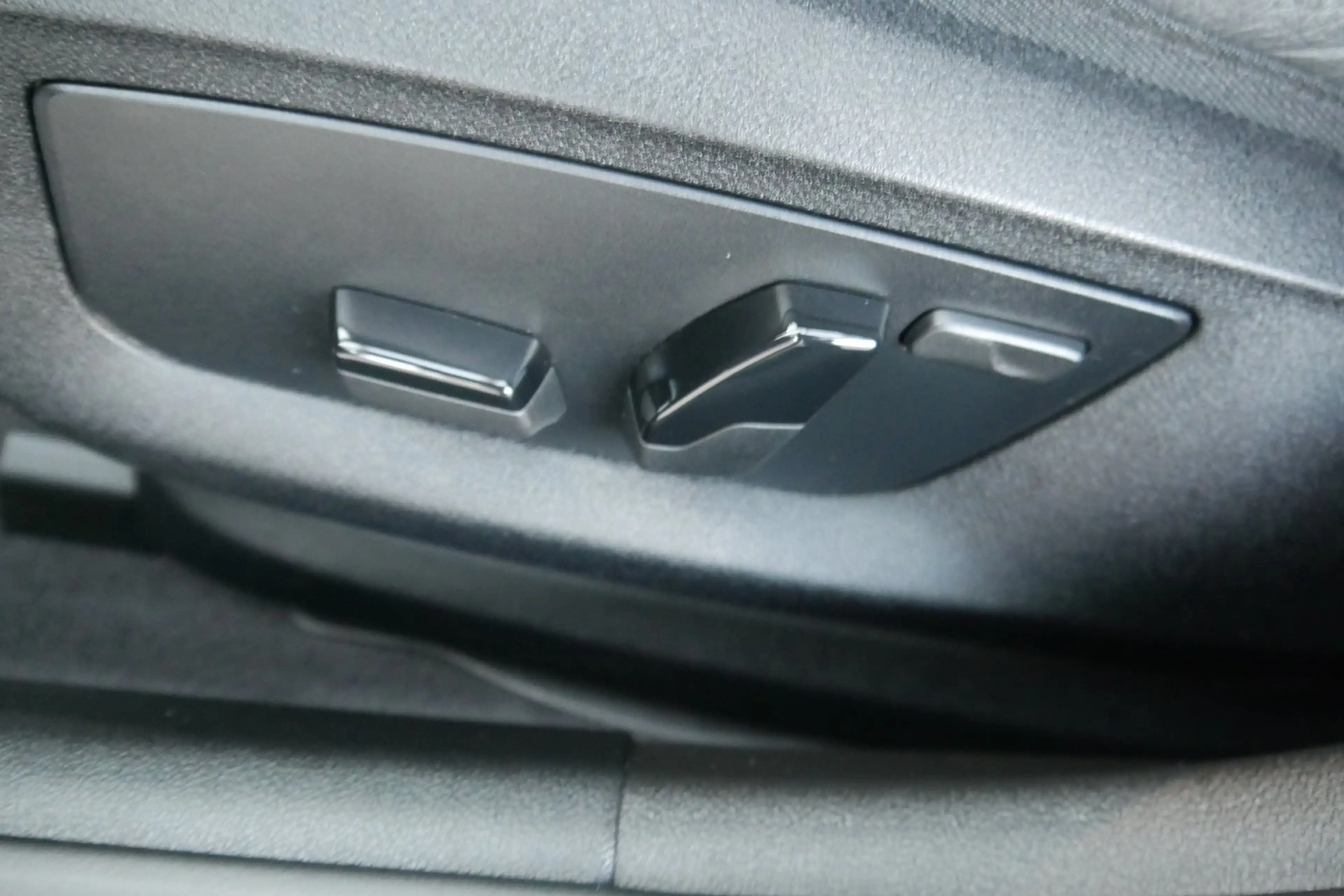 BMW 520 d xDrive *M-Paket/ACC/Adapt. LED/Lenkradhzg./Driving Assistant/HIFI/Komfortzugang* — photo 12