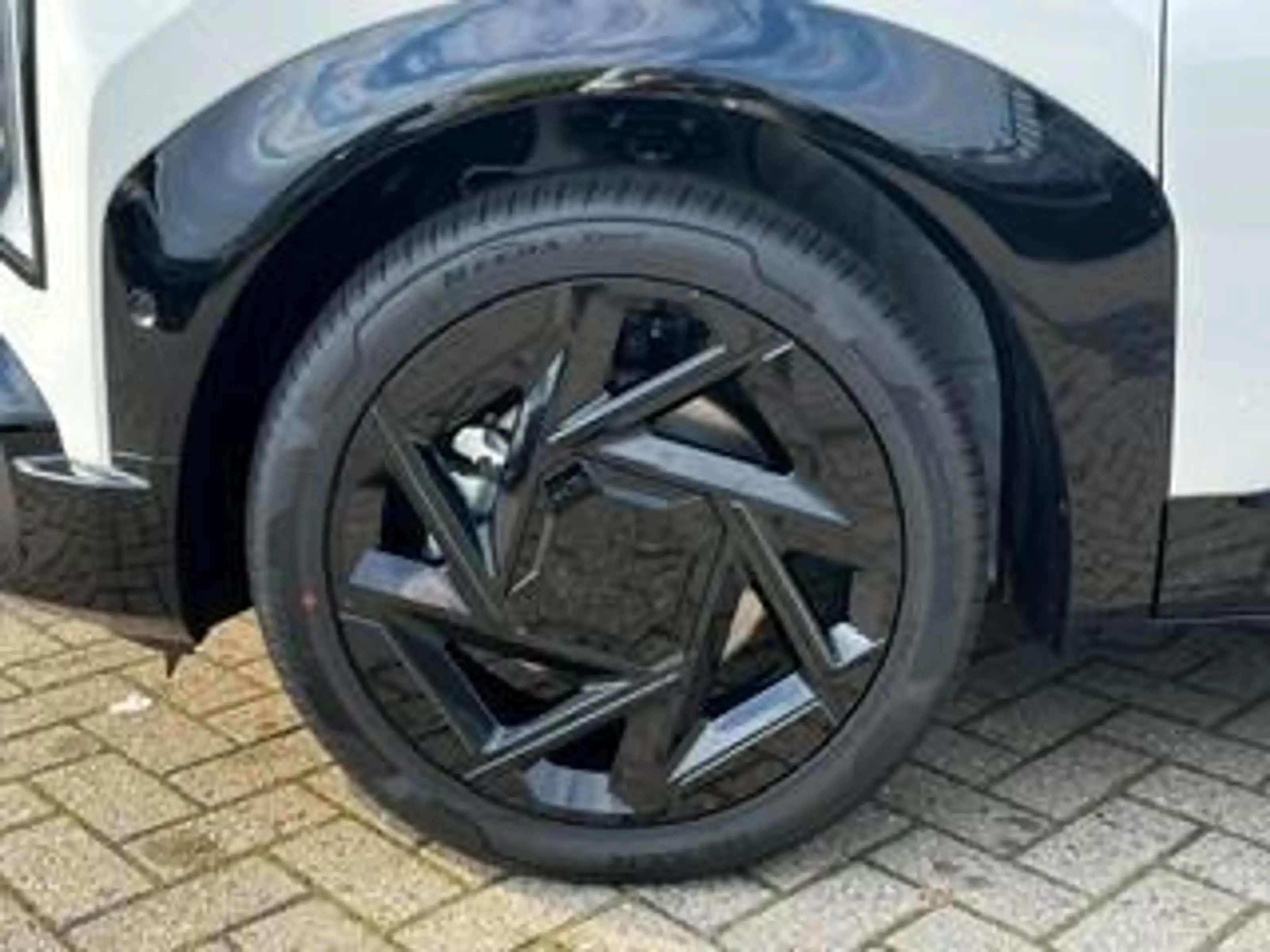 Kia Seltos 1.6 GDi Hybrid X-Line — photo 12