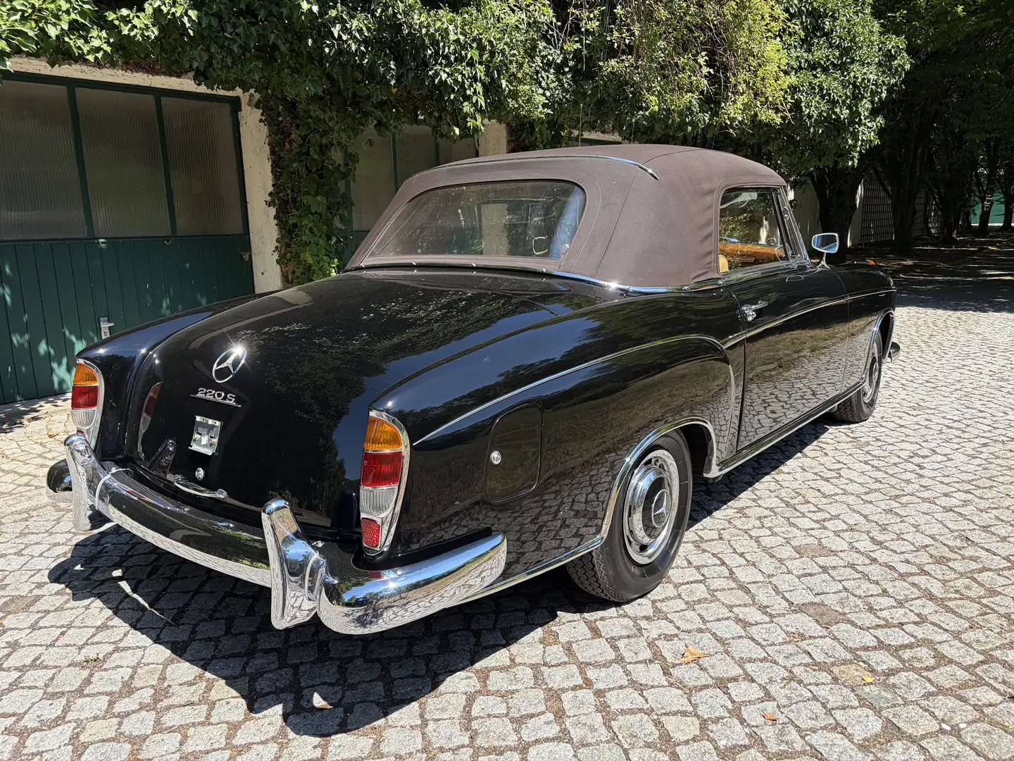 Mercedes-Benz 220 Pontoncabriolet Schwarz - 2