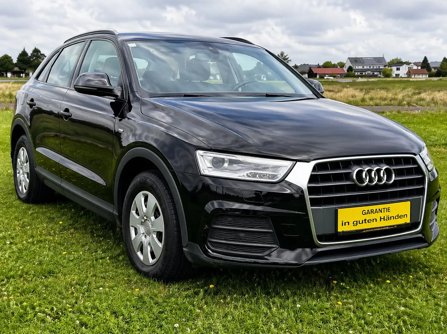 Audi Q3 2,0 TDI Schwarz - 2