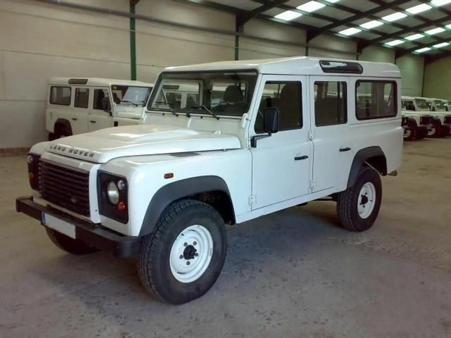 Land Rover Defender 110 SW E Blanc - 2