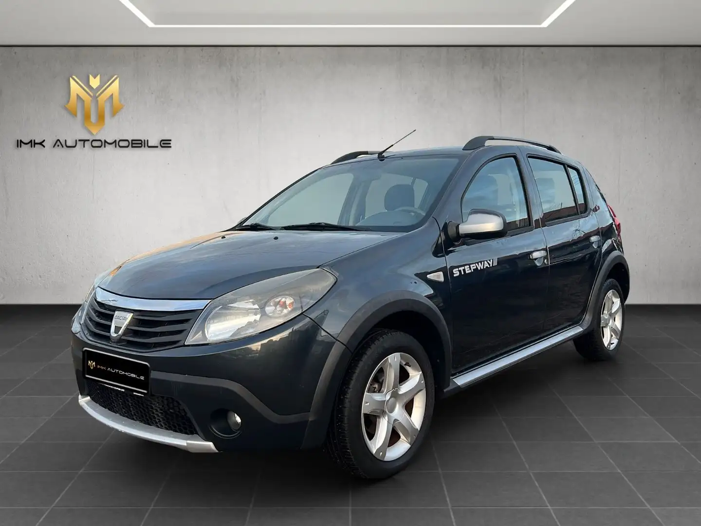 Dacia Sandero Stepway 1.6 *Klima*TÜV NEU* Grau - 1