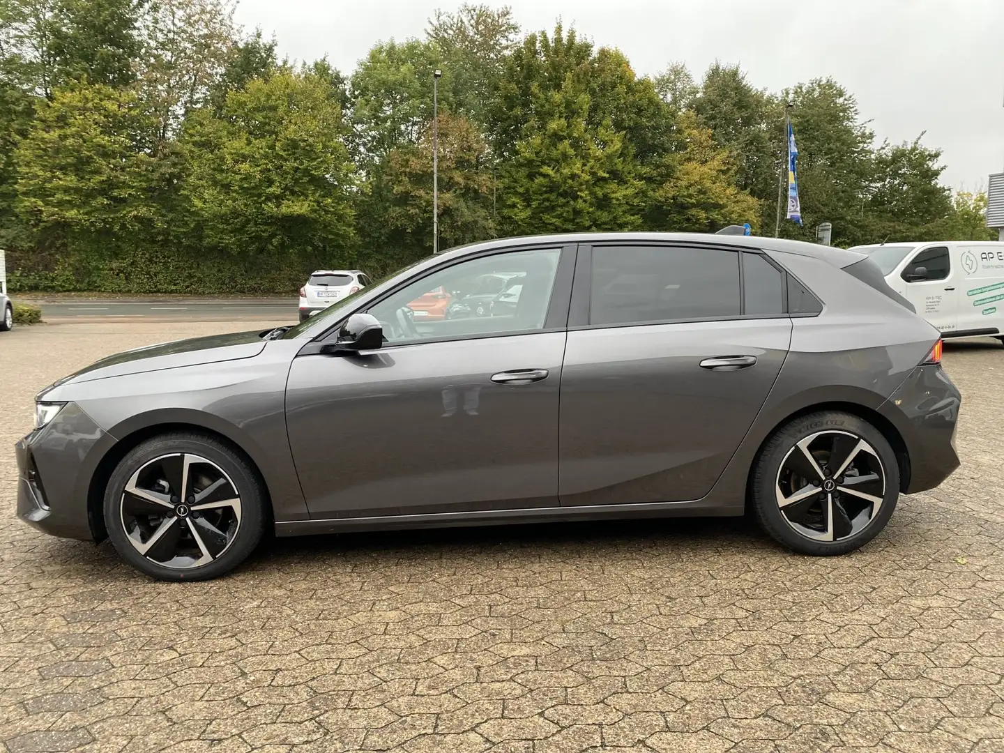 Opel Astra Astra GS AT/NAVI/SHZ+LHZ/PDC vo+hi+360 Gris - 2