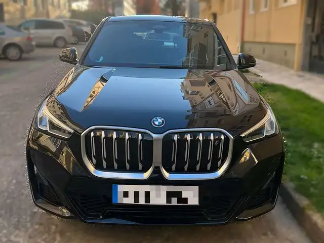 BMW iX1