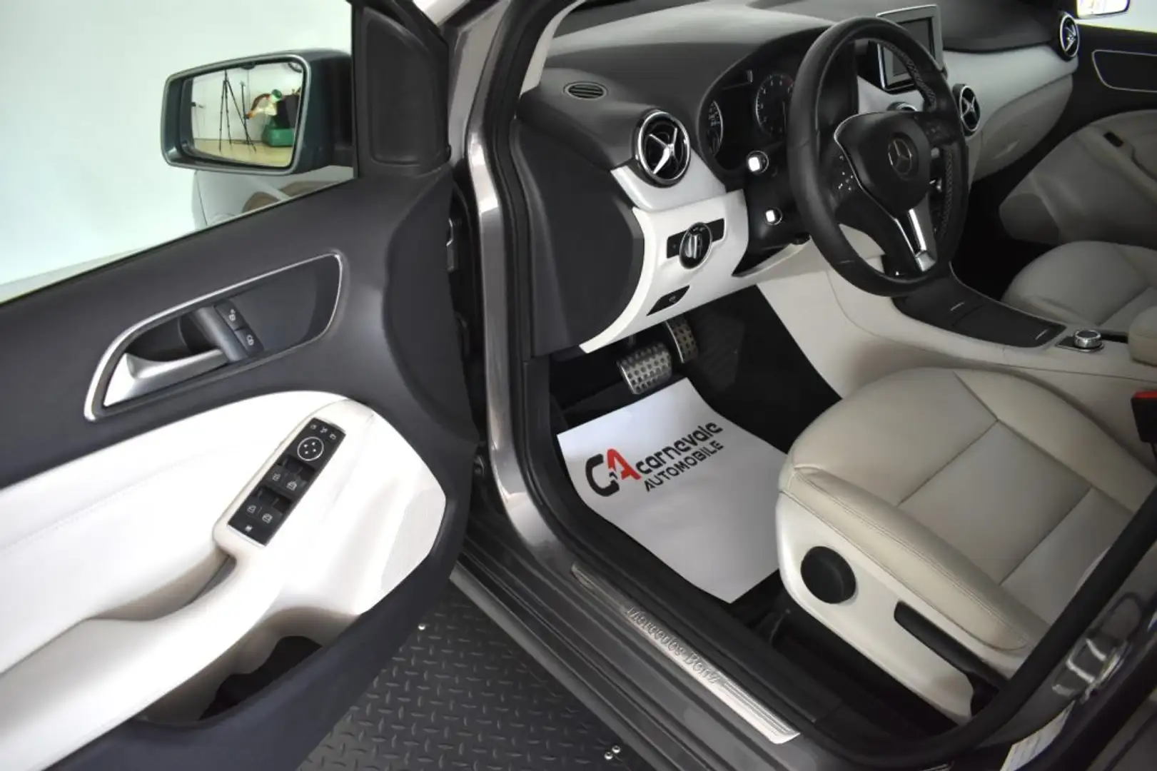Mercedes-Benz B 200 NGD Premium-Bi-Xenon-Pelle-Bluetooth-Navi-Retrocam Grigio - 2