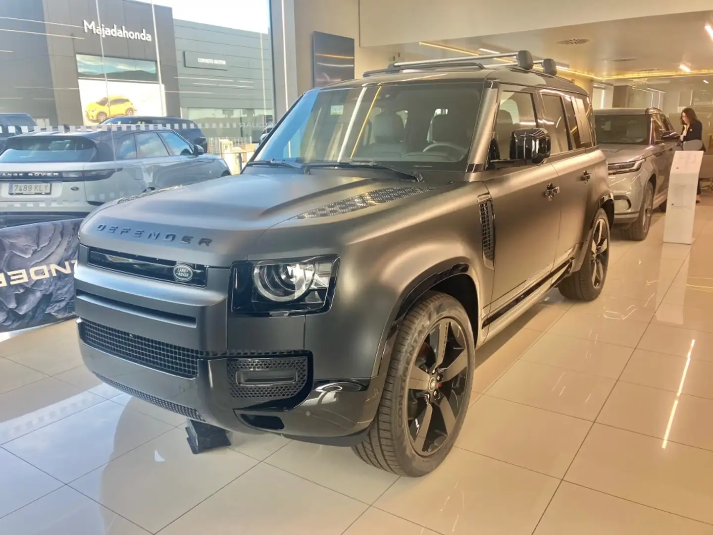 Land Rover Defender 110 3.0D l6 MHEV X-Dynamic SE AWD Aut. 250 Noir - 1