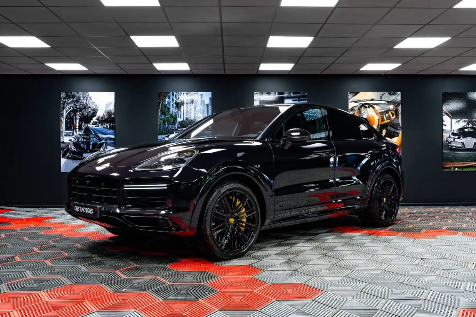 Porsche Cayenne Coupe 4.0 680ch Turbo S E-Hybrid Zwart - 1