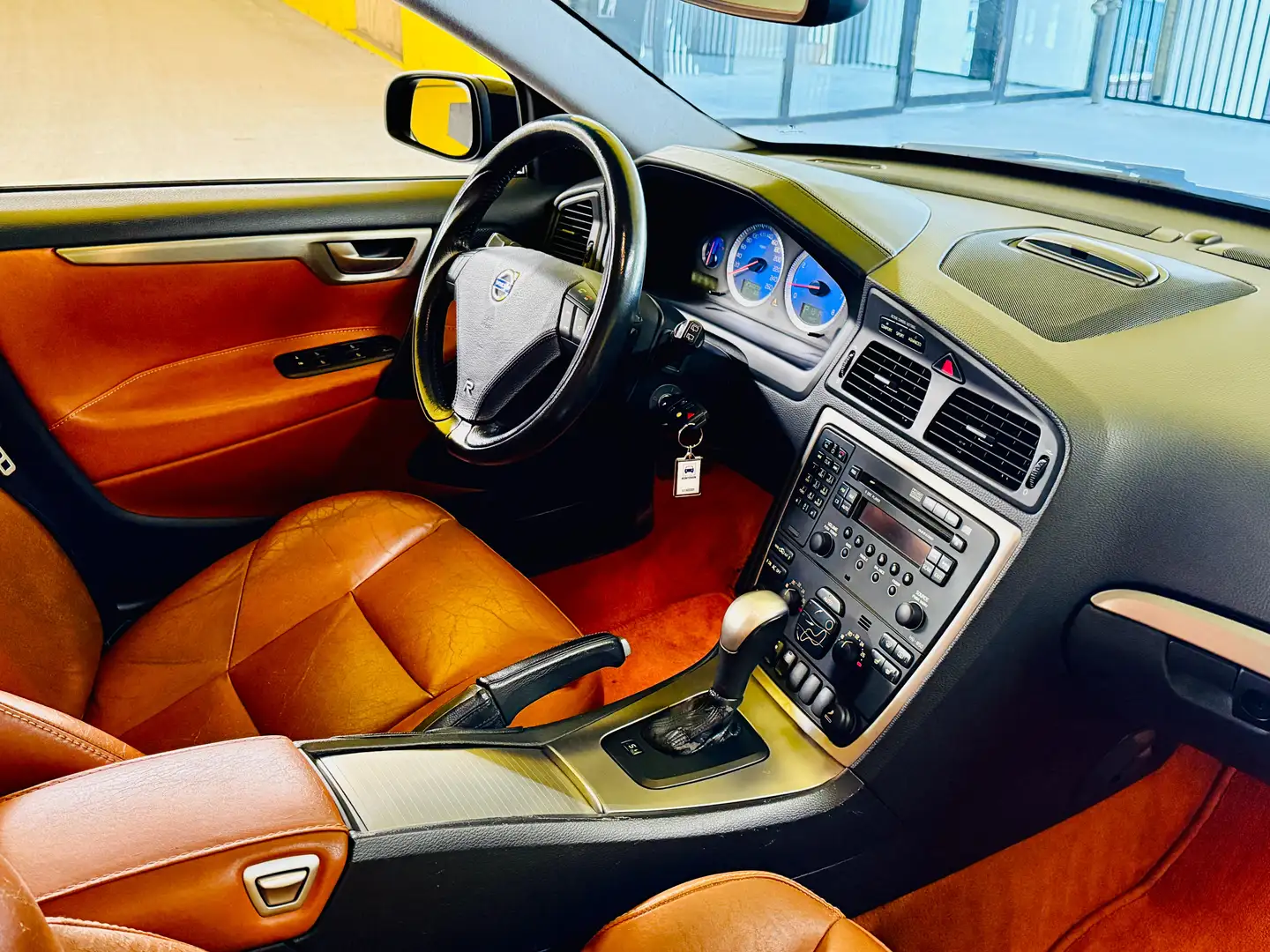 Volvo V70 R | Youngtimer | PDC | Cruise | Atacama Zwart - 2