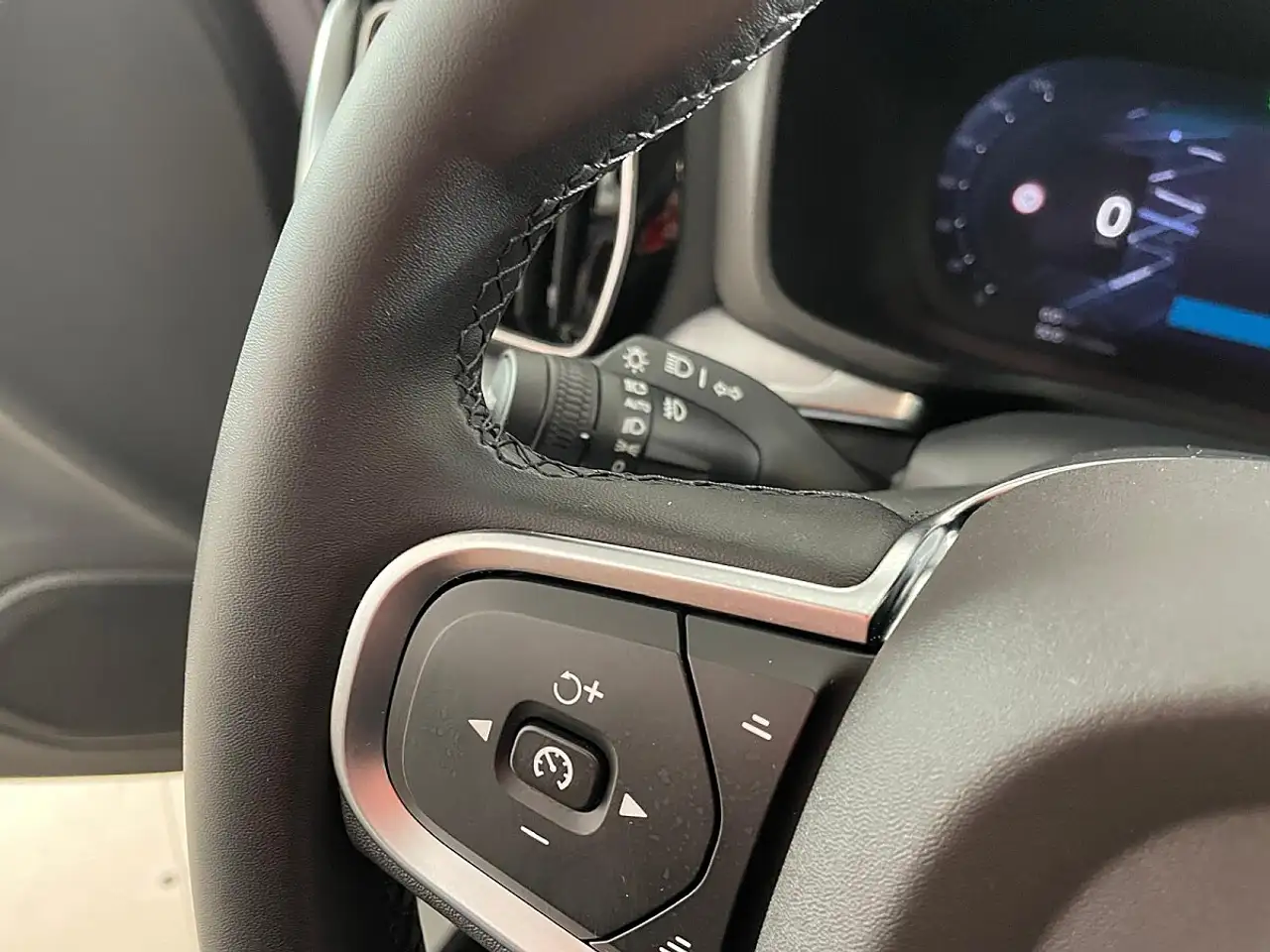 Volvo V60 B4 Core Geartronic Auto Stahl Wien 23, миниатюра 14