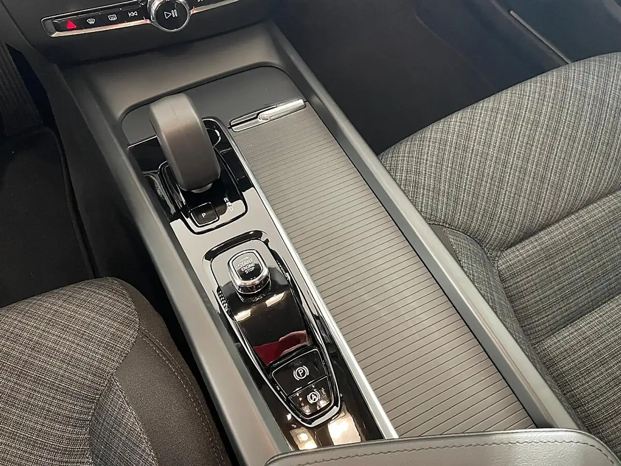 Volvo V60 B4 Core Geartronic Auto Stahl Wien 23, миниатюра 19