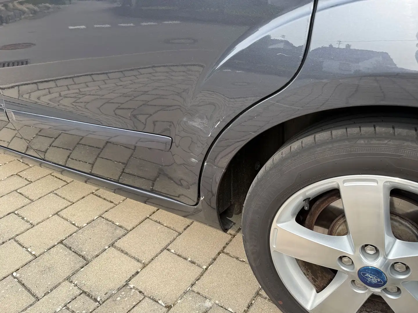 Ford S-Max S-Max 2.0 TDCi DPF Titanium Grau - 2