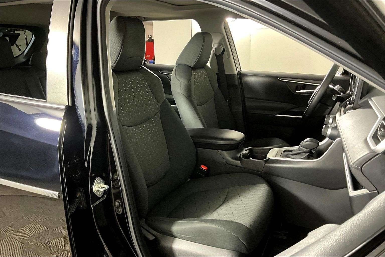 used 2021 Toyota RAV4 car, priced at $29,998