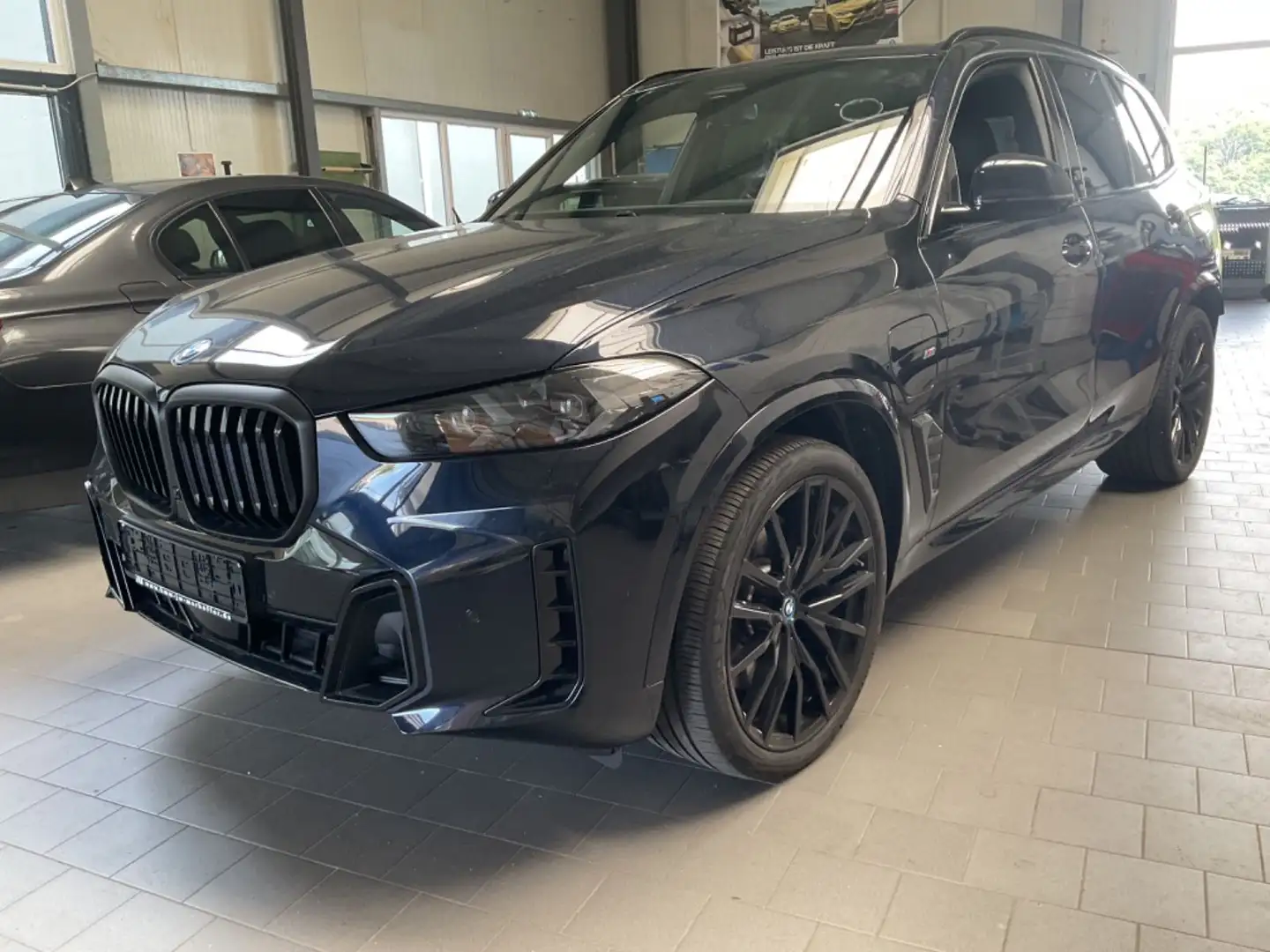 BMW X5 M60i xDrive MSportPRO AdaptivesMfwk LP146.120 Schwarz - 1