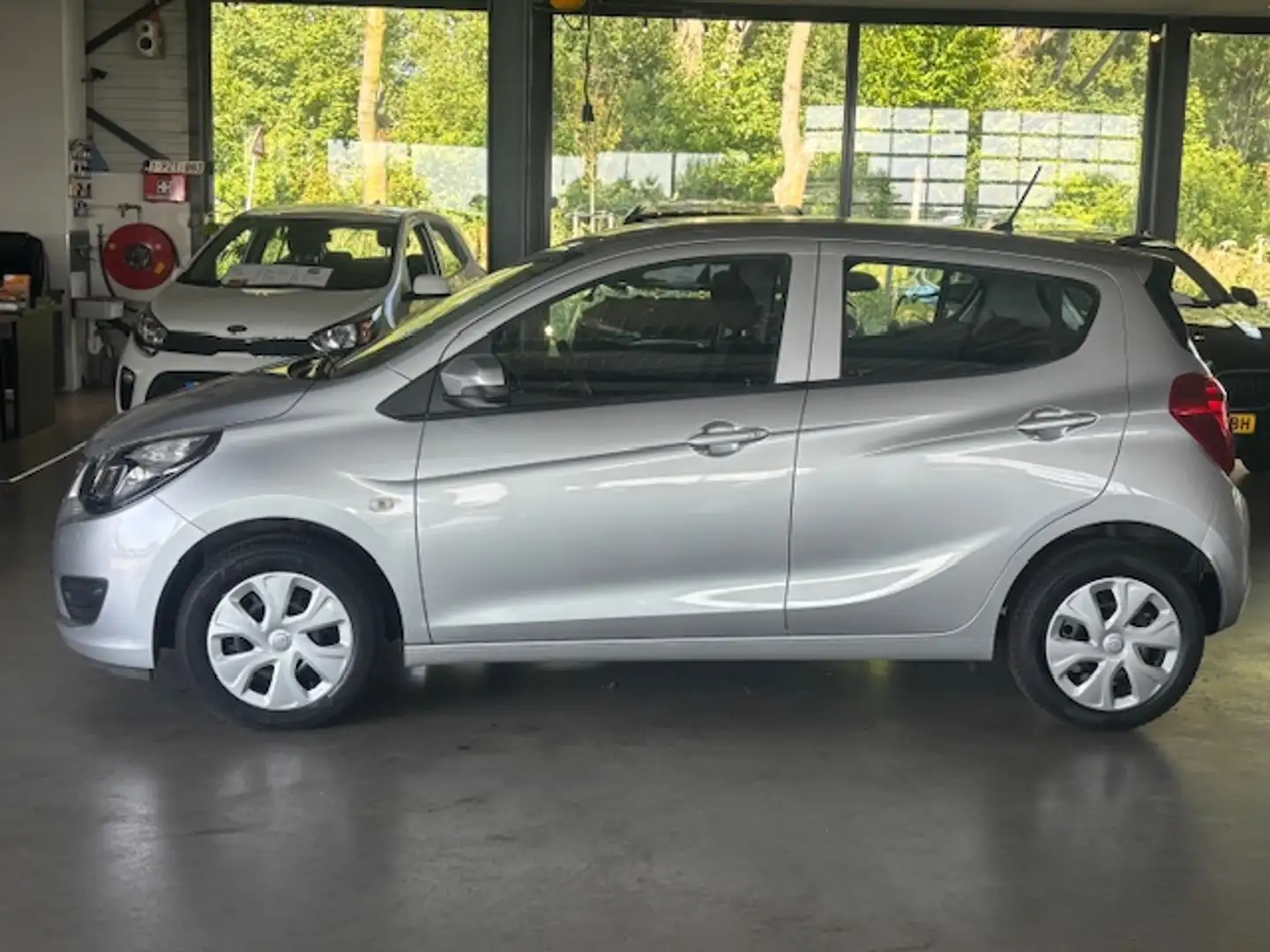 Opel Karl 1.0 ecoFLEX 75pk Edition Grijs - 2