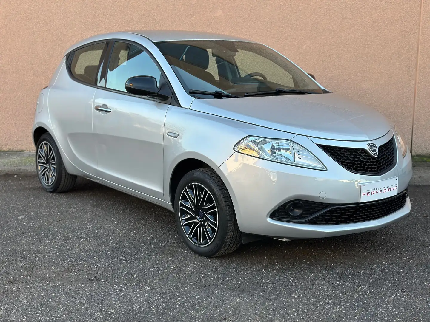 Lancia Ypsilon 1.2, 72.000km, Unico Proprietario, Tagiandata Argento - 2