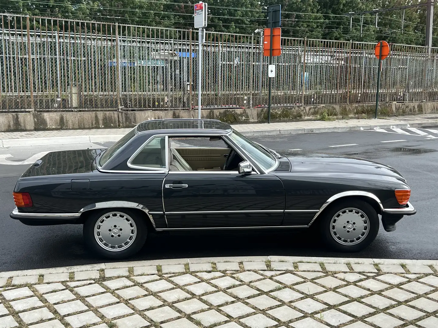 Mercedes-Benz SL 560 Étudie toute offre raisonnable - 1