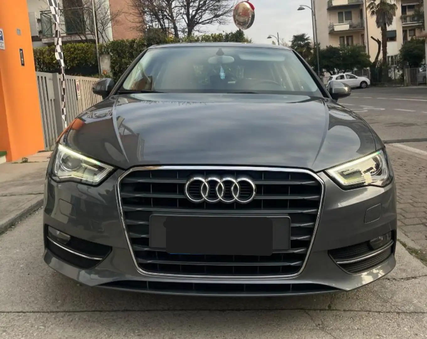 Audi A3 A3 Sportback 1.6 tdi Ambition 110cv E6 Grigio - 1