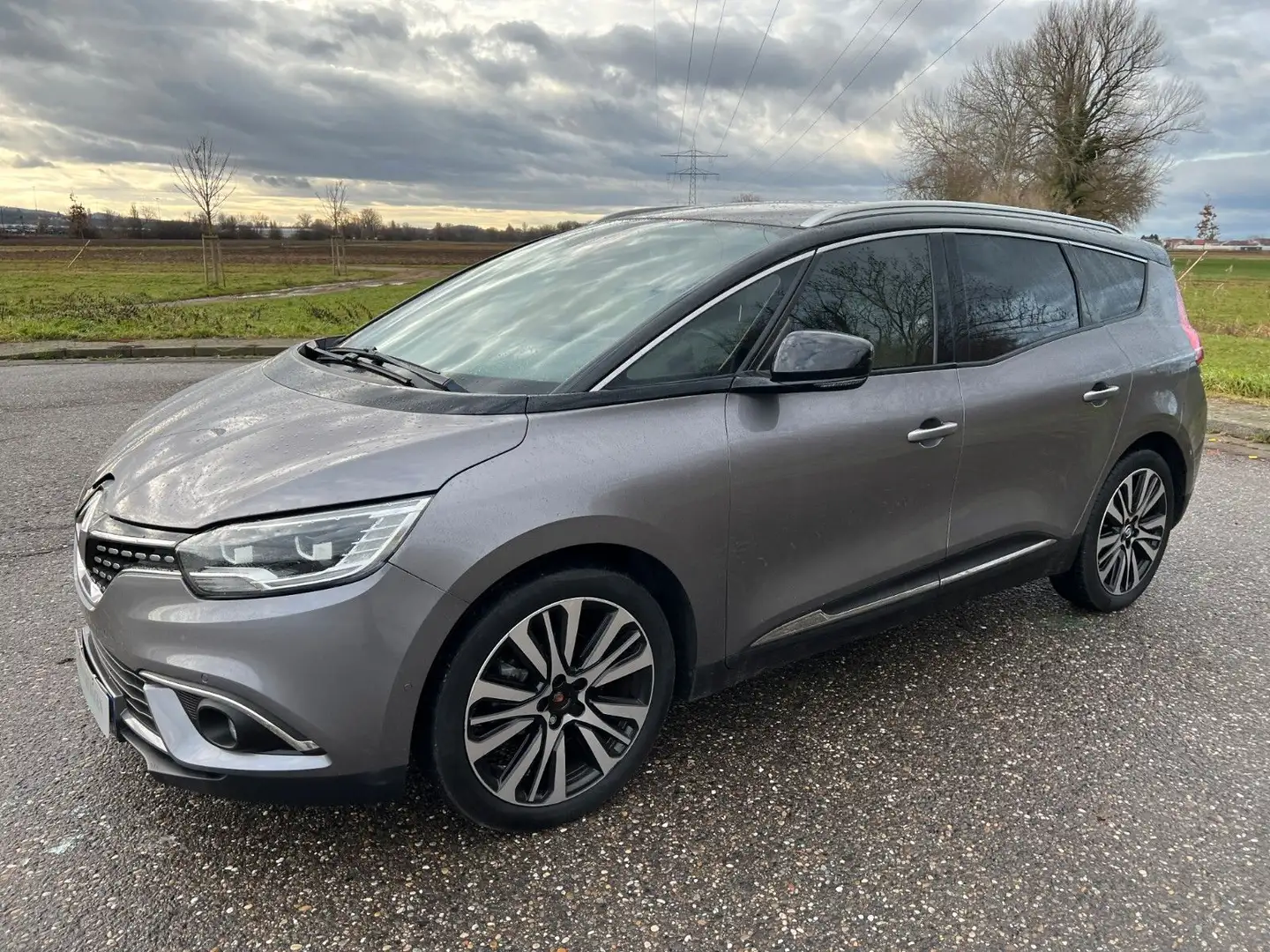 Renault Grand Scenic *INITIALE PARIS*LEDER*KAMERA*BOSE* Černá - 1