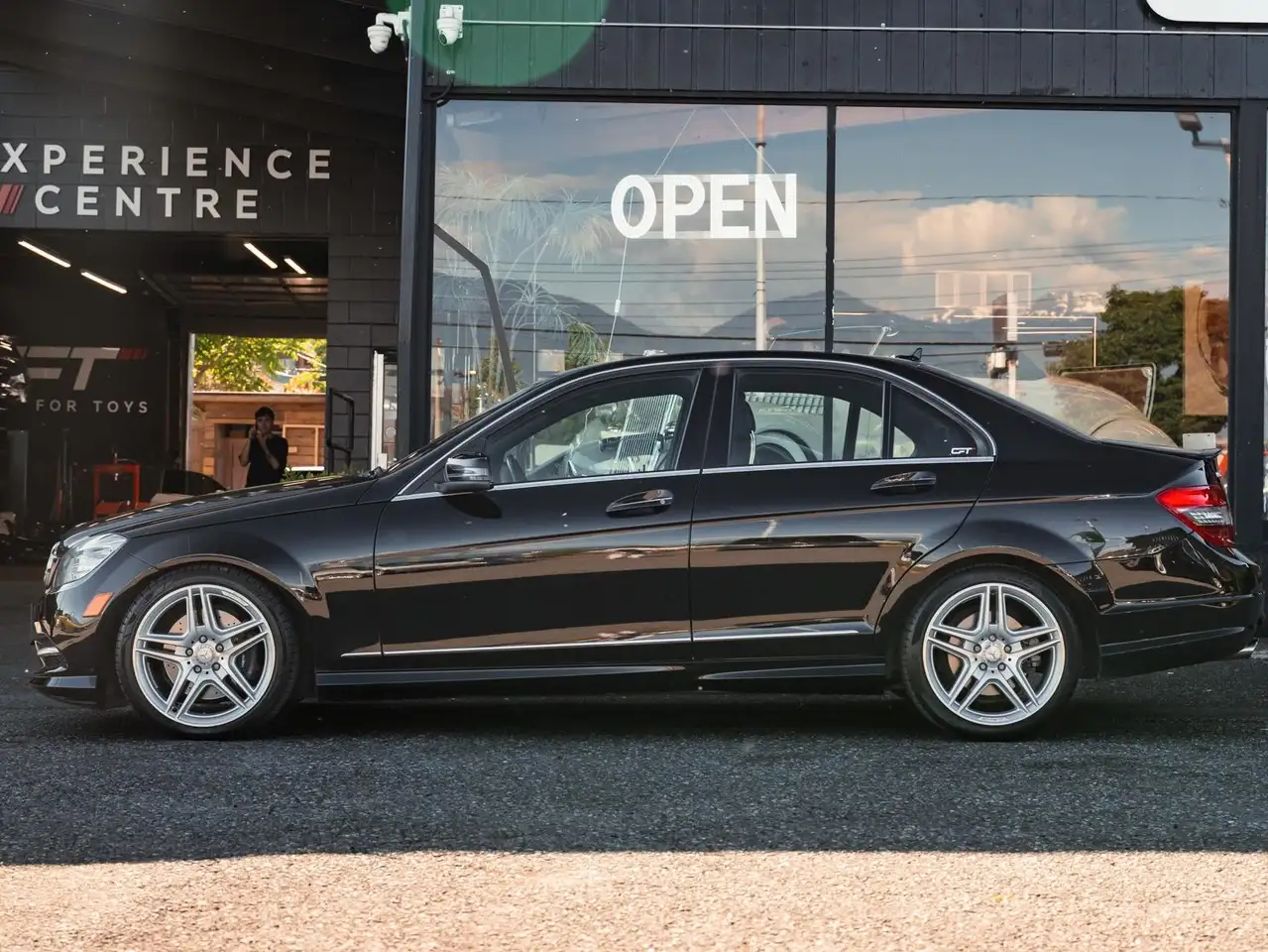 Mercedes-Benz C-Class снимка Mercedes-Benz C-Class