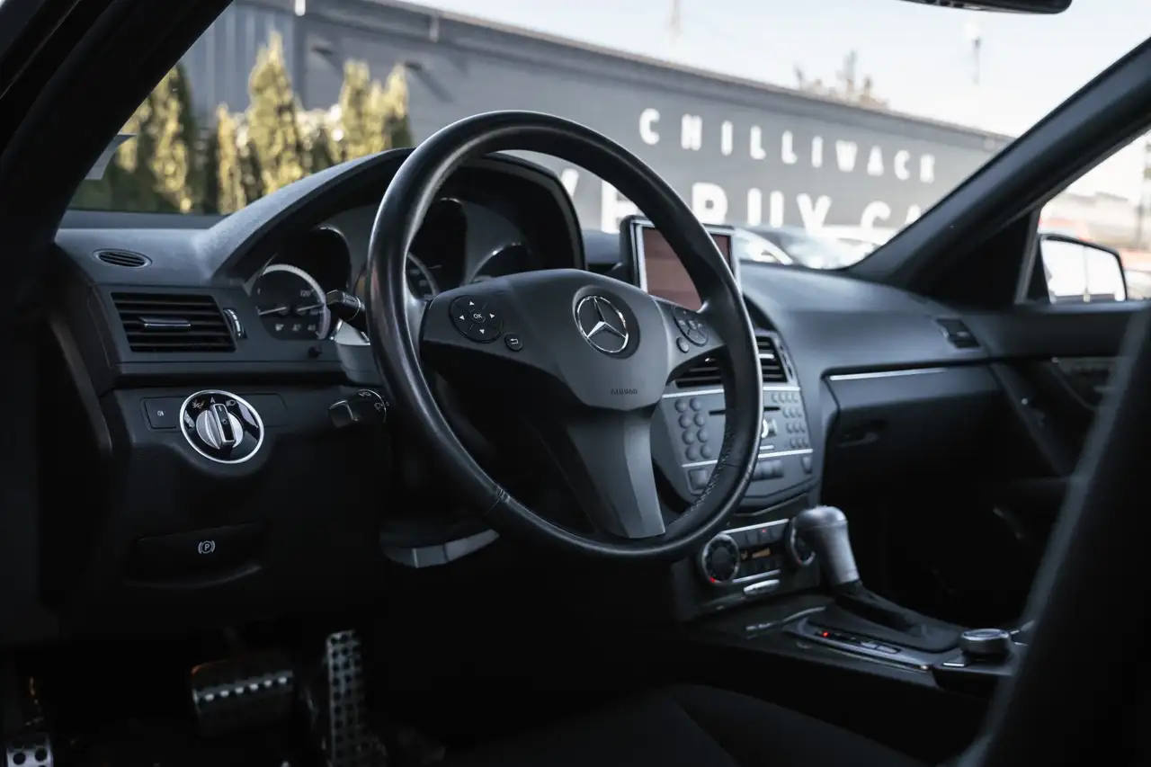 Mercedes-Benz C-Class снимка Mercedes-Benz C-Class