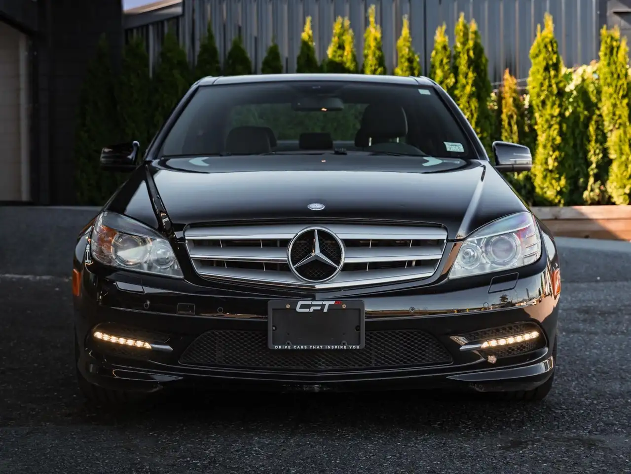 Mercedes-Benz C-Class снимка Mercedes-Benz C-Class