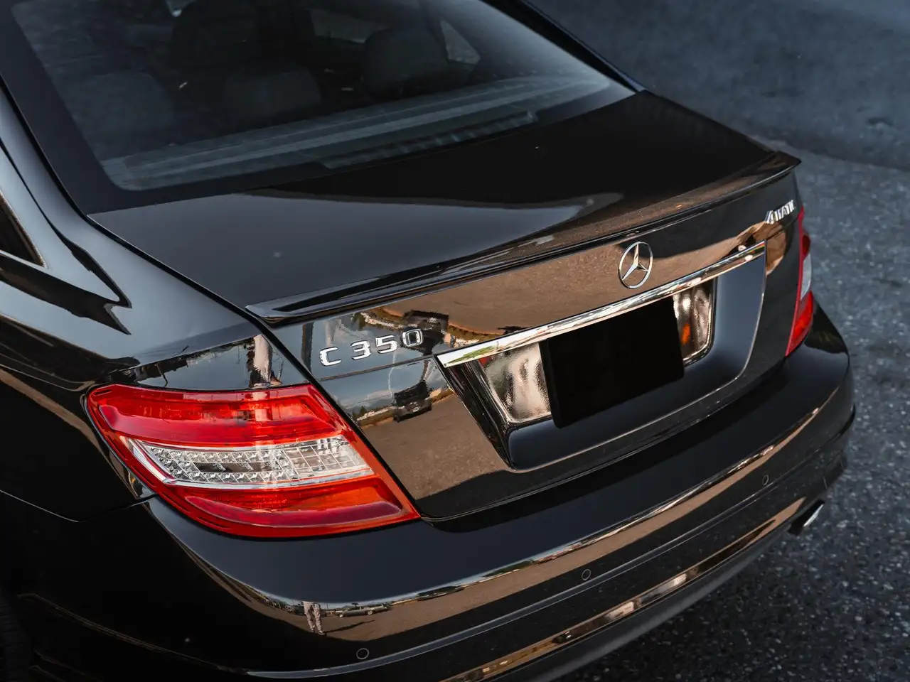 Mercedes-Benz C-Class снимка Mercedes-Benz C-Class