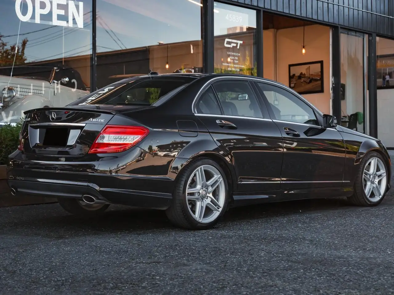 Mercedes-Benz C-Class снимка Mercedes-Benz C-Class