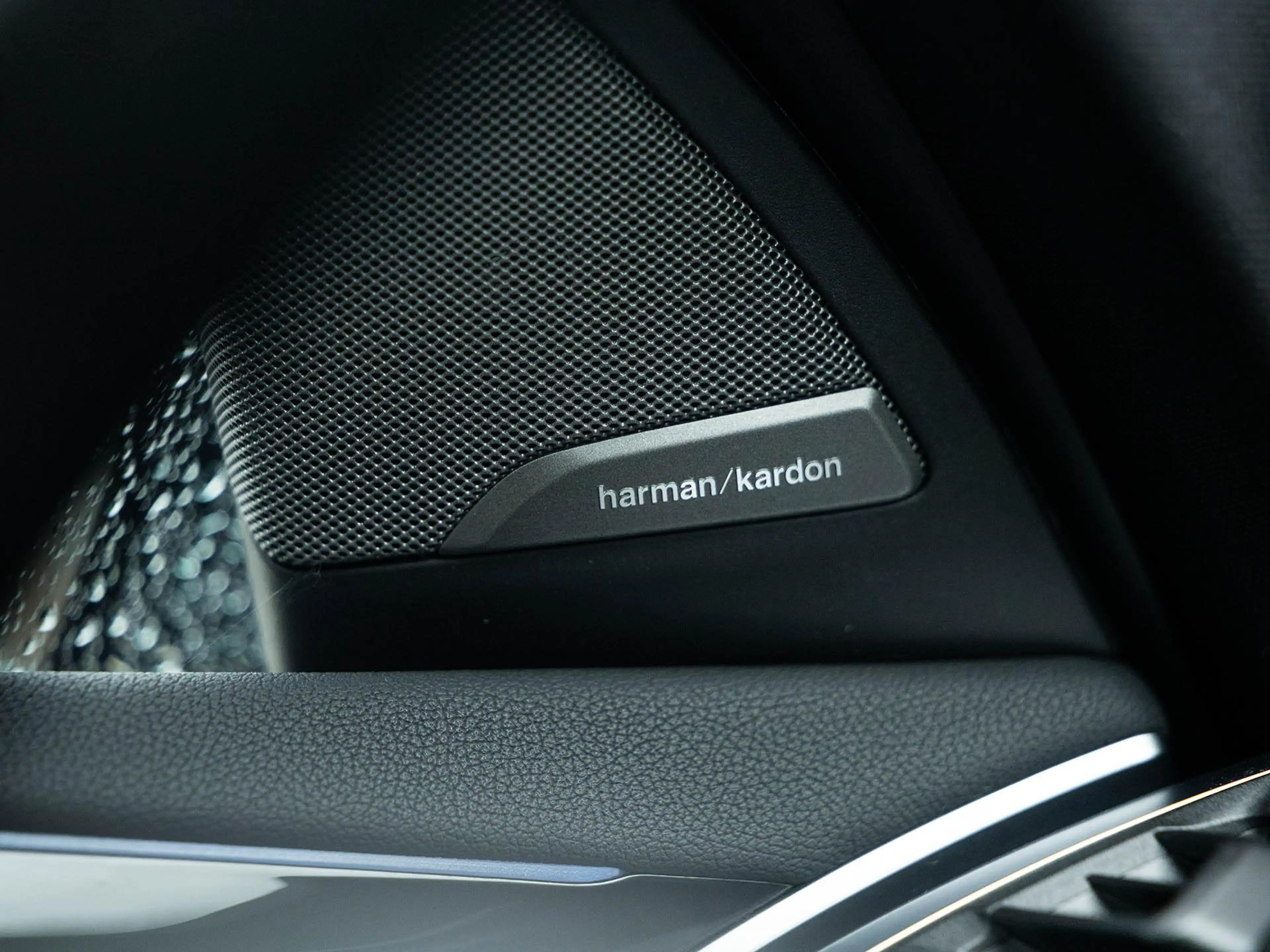 BMW iX3 High Executive 80 kWh | M-Sport | Trekhaak | Panor — photo 3