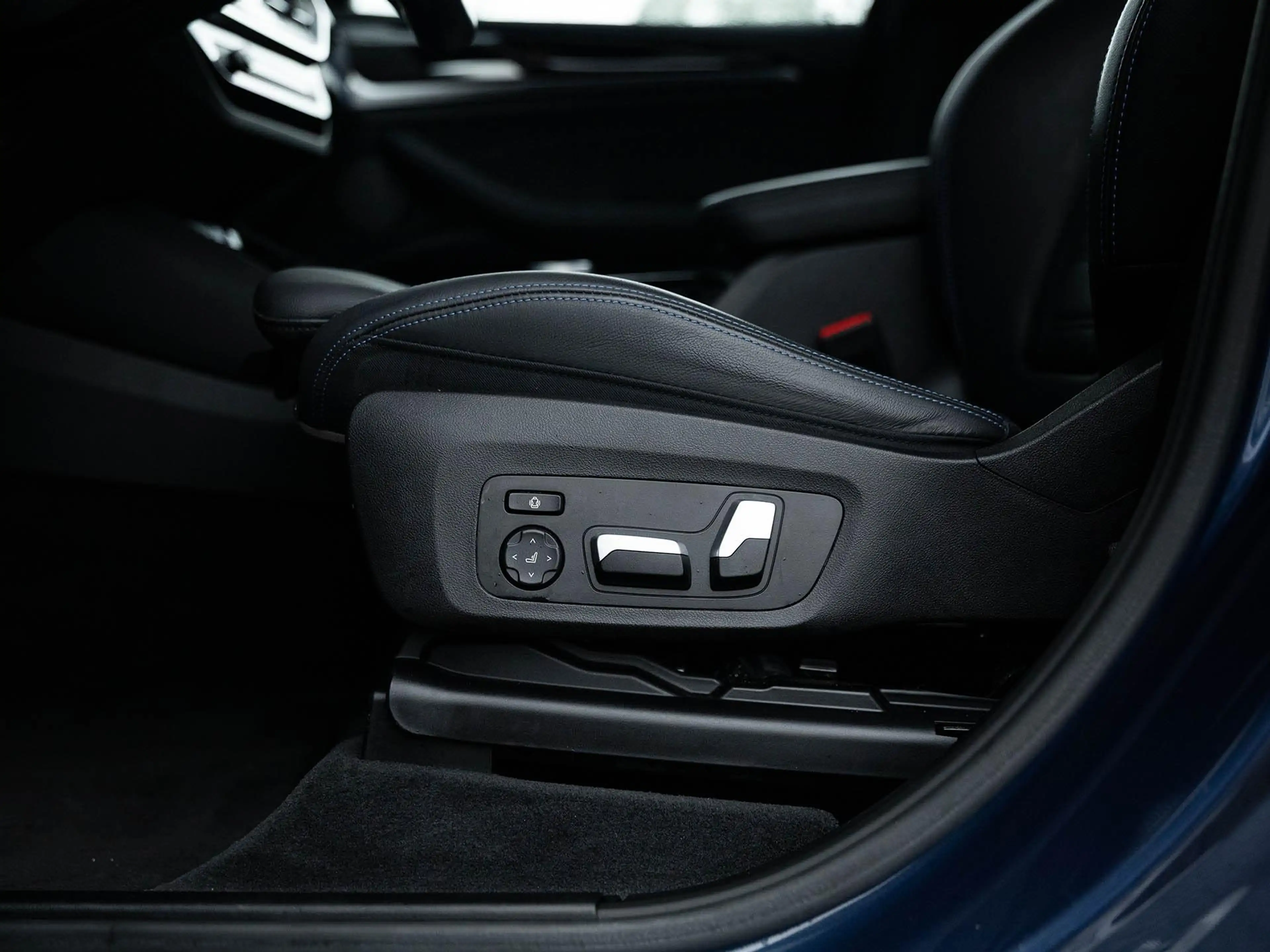 BMW iX3 High Executive 80 kWh | M-Sport | Trekhaak | Panor — photo 6