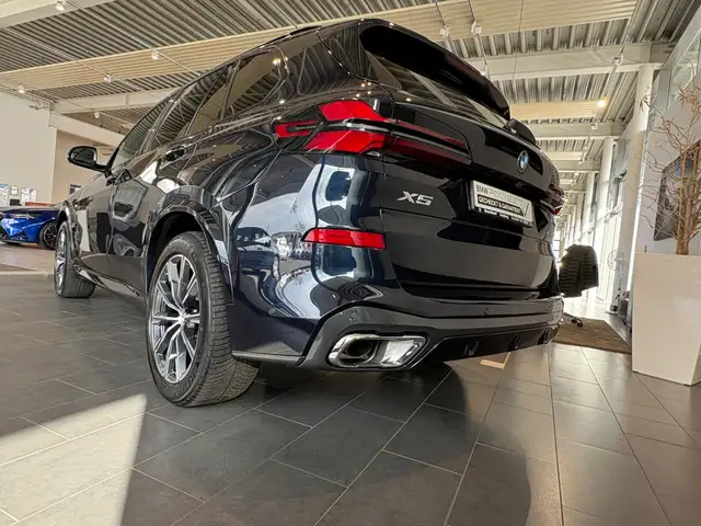 BMW X5 view 6