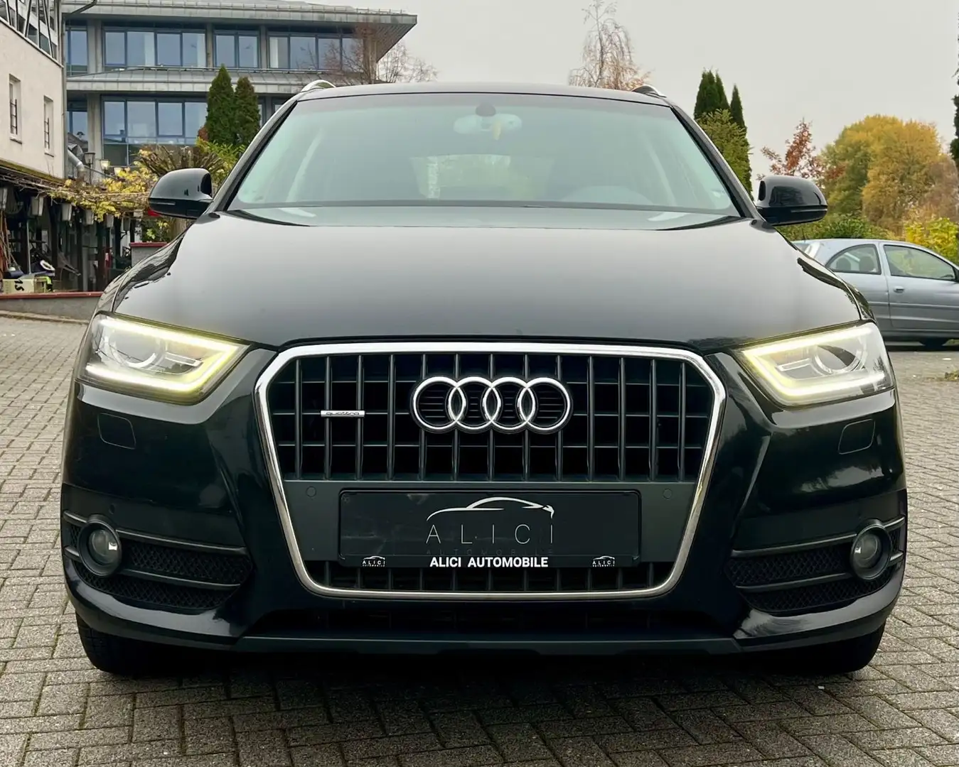 Audi Q3 2.0 TFSI quattro *Audi-Scheckheft* NAV Noir - 2