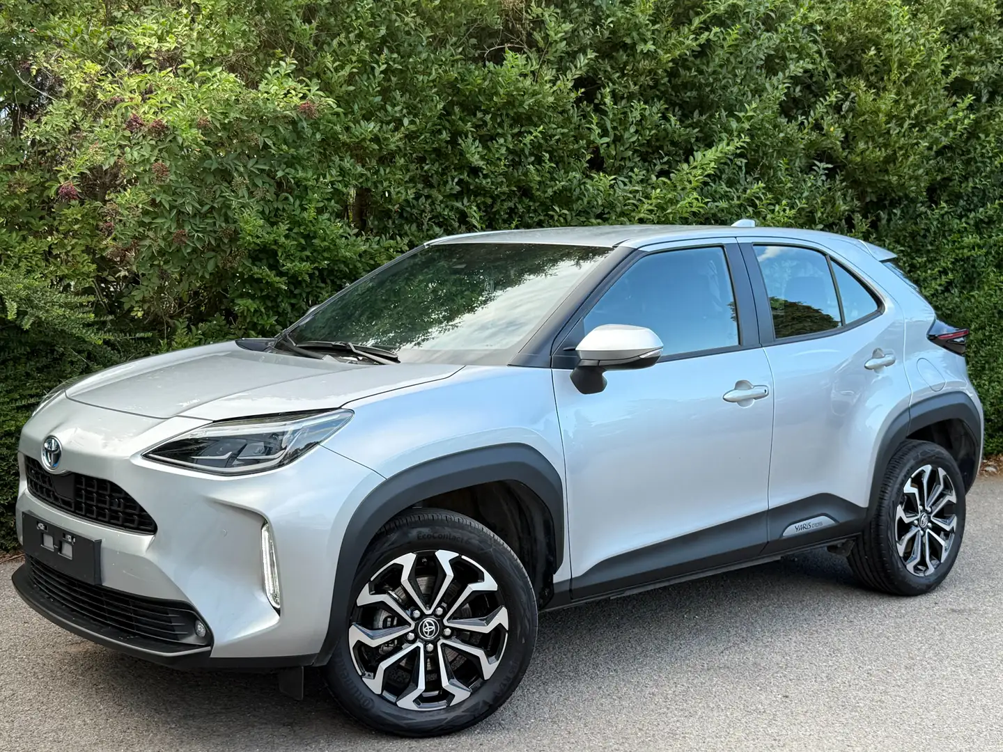 Toyota Yaris Cross Yaris Cross Hybrid 1.5i+NAVI+CAMERA+GARANTIE 2034 Gris - 1
