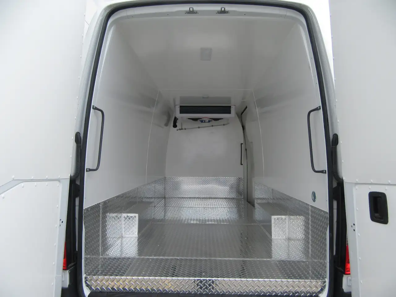 Mercedes-Benz Sprinter снимка Mercedes-Benz Sprinter