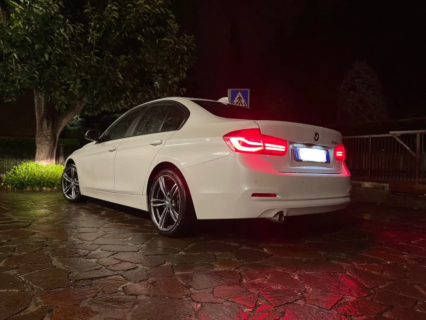 BMW 318 318d Gran Turismo Business Advantage auto Bianco - 1