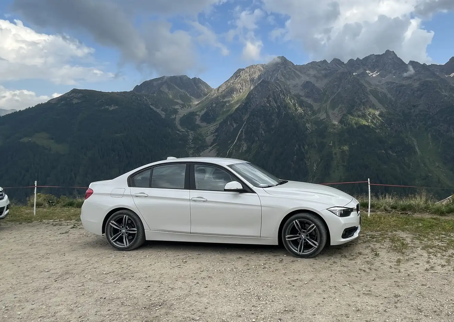 BMW 318 318d Gran Turismo Business Advantage auto Bianco - 2