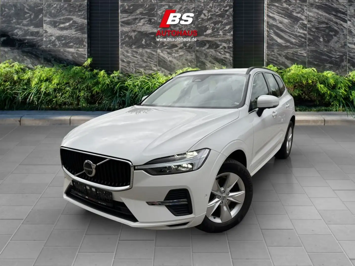 Volvo XC60 B4 B Geartronic Momentum Pro - 1